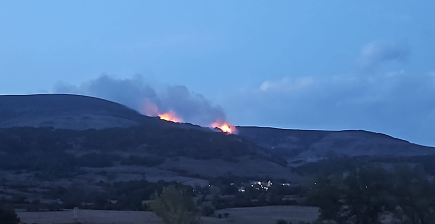 El incendio forestal originado sobre Aradillos, qued� controlado esta madrugada