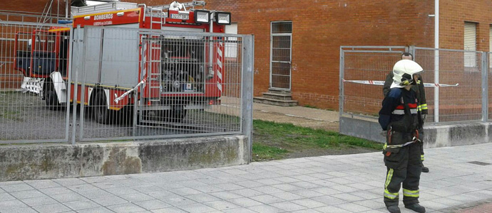 Un incendio en las obras de un edificio anexo obliga a desalojar el IES Valentn Turienzo de Colindres