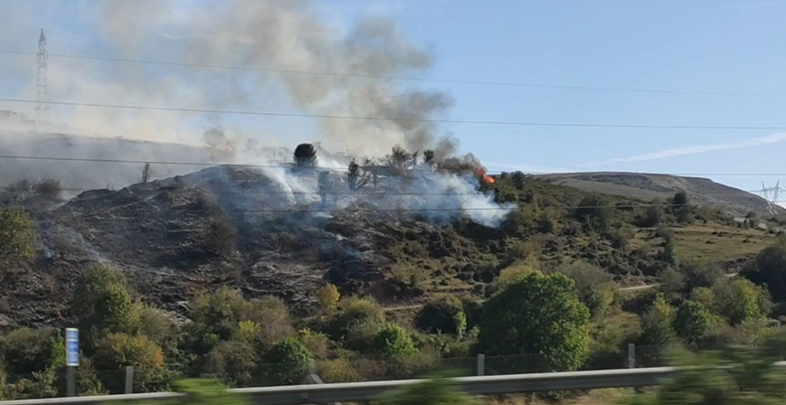 El incendio en la Sierra de Matamorosa ha calcinado algo ms de una hectrea de monte bajo y matorral