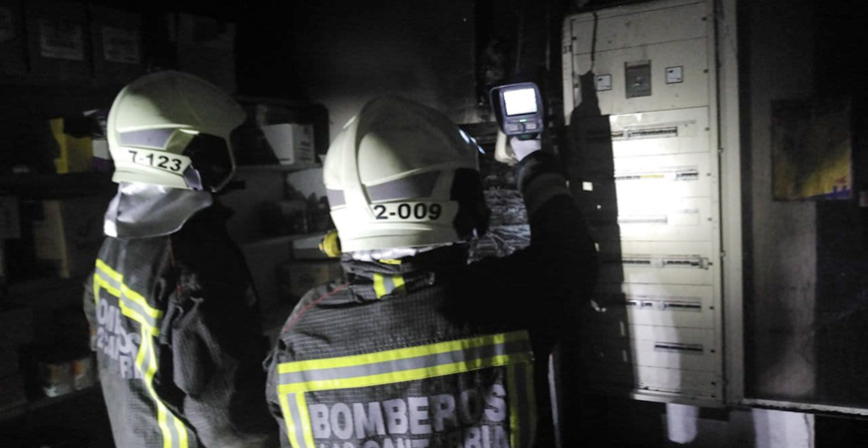 Un incendio en un supermercado provoca el desalojo de 60 personas y el confinamiento de 20 viviendas