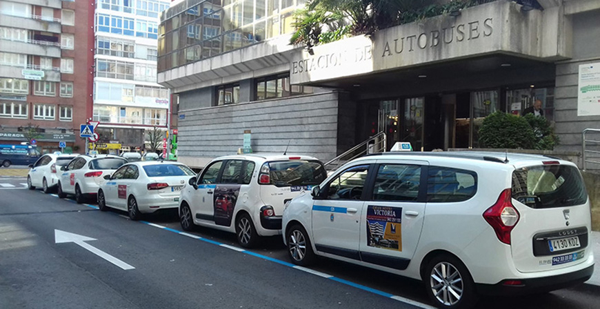 Industria dotar a los taxis y VTC de Cantabria con mamparas protectoras para prevenir contagios 