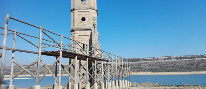 La inexorable fuga de agua del Pantano del Ebro