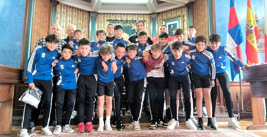 El Infantil B del Naval se proclama campen de Liga