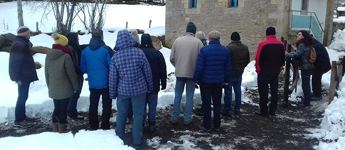 Los integrantes de Ascassam visitaron el Molino de Orzales