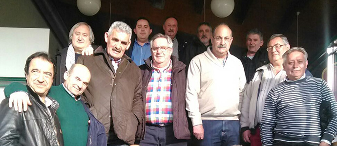 Los integrantes de la pea Los ngeles disfrutaron de una comida de hermandad