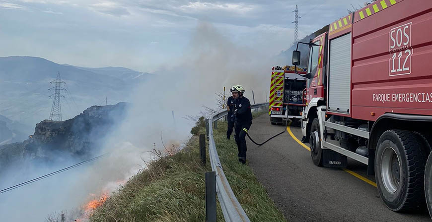 Intensa actividad de las cuadrillas forestales y los bomberos hoy en Campoo
