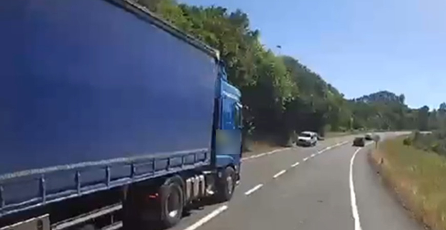 Investigado un camionero por realizar un adelantamiento con riesgo de colisi�n para un veh�culo que circulaba en sentido contrario