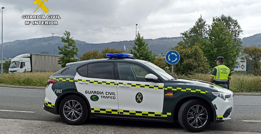 Investigado un conductor  de 20 a�os que, tras sufrir un accidente, dej� el turismo abandonado de noche en la autov�a con riesgo para la circulaci�n