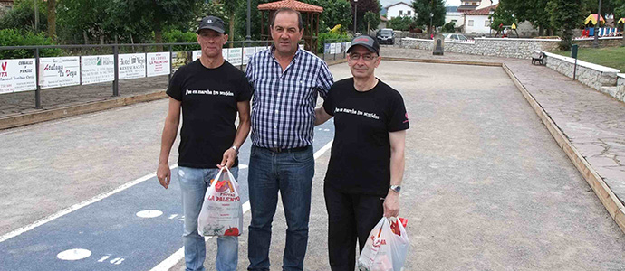 Ivn y Fraile se imponen en el Torneo de Petanca de Requejo