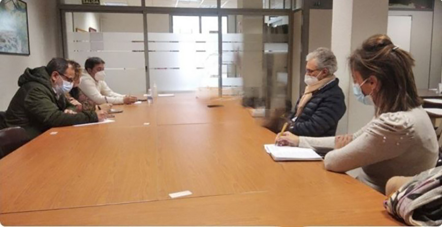 Izquierda Unida y Podemos se renen con CCOO para abordar la situacin laboral de la comarca