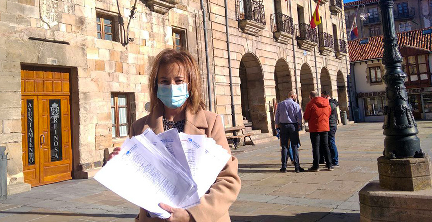 Izquierda Unida registra en el Ayuntamiento de Reinosa ms de 1.250 firmas para 