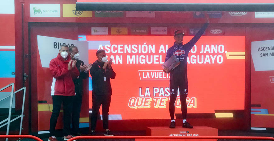 Jay Vine conquista el Pico Jano 