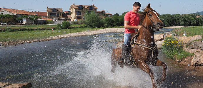 Jinetes y caballos, protagonistas en Requejo