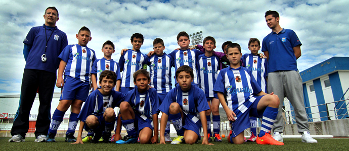 Jornada de ftbol base en el campo del San Francisco 