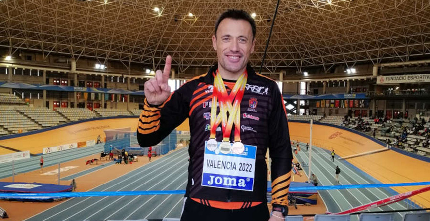 Jos Antonio Abia y Jos Antonio Campos, campeones de Espaa Veteranos en salto de Longitud y lanzamiento de Peso