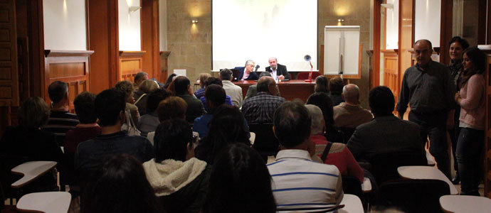 Jos Luis Matesanz presenta su ltima novela, 'Tuenti 86'