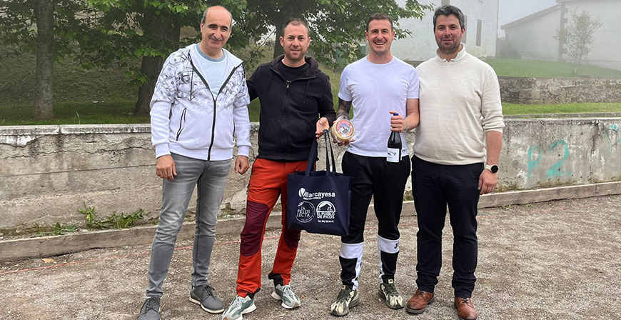 Jos Manuel y Cui ganan el IX Torneo de Petanca de Bolmir