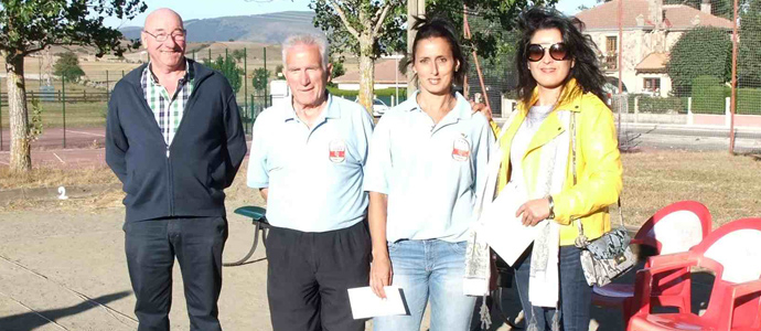 Jos y Too ganan el torneo de petanca de Nestares