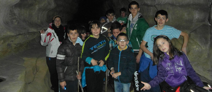 Los jvenes de Enmedio disfrutaron del puente en el Albergue La Torre 
