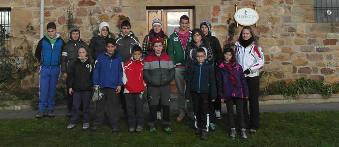 Los jvenes de Enmedio disfrutaron del puente en el Albergue La Torre 