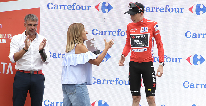 Juan Ayuso se impone en la etapa 12 de La Vuelta a Espaa con final en Los Corrales de Buelna