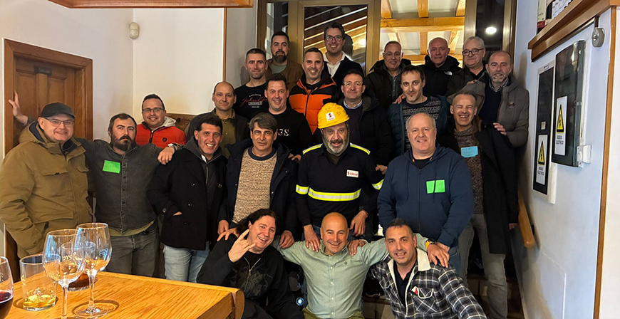 Juan Carlos Valverde se jubila como operario de acabado y laminaci�n de Sidenor