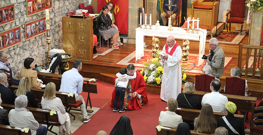 Juan Carlos Velarde celebra sus 25 aos sacerdotales