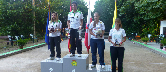 Judit Bueno gana el Campeonato Regional de Bolos femenino