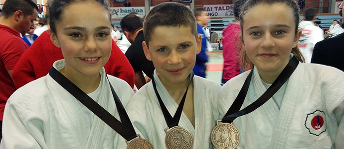 El Judo Club Menesiano SJ consigue tres bronces en el IX Torneo Internacional Villa de Durango