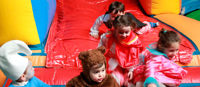 Juegos, colores y disfraces en el Carnaval Infantil