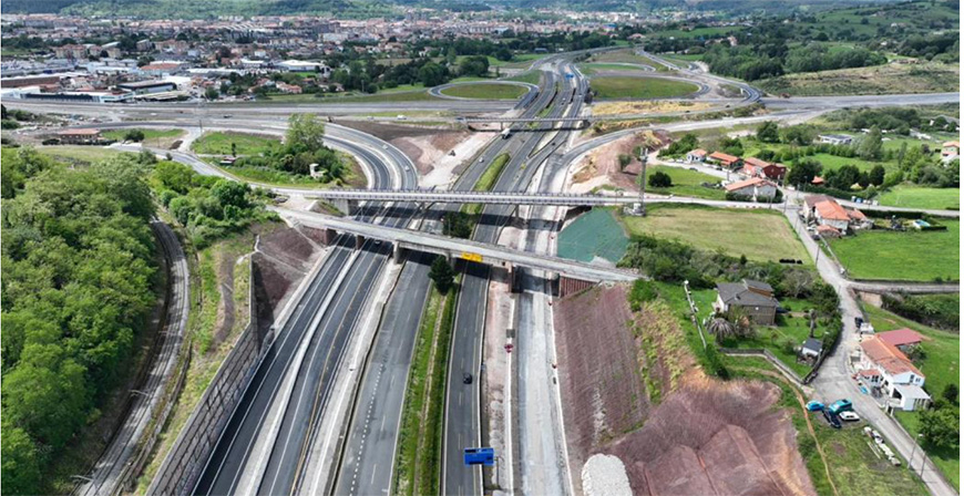 El jueves por la noche se corta al trafico la salida provisional del nudo de la A8 en Torrelavega sentido Oviedo