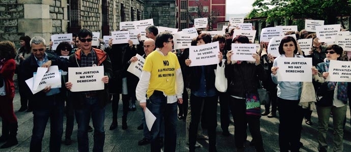 Justicia paraliza la reforma del Registro Civil