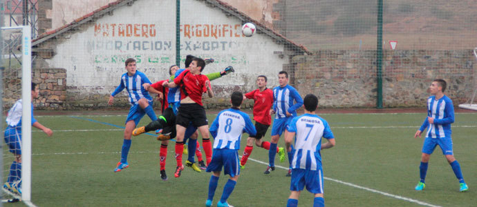 Los juveniles del CD Naval sufren para vencer al Velarde por 4-2