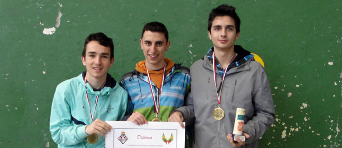 Los juveniles y las infantiles del Club Ajedrez Campoo ganan los Campeonatos Escolares de Cantabria