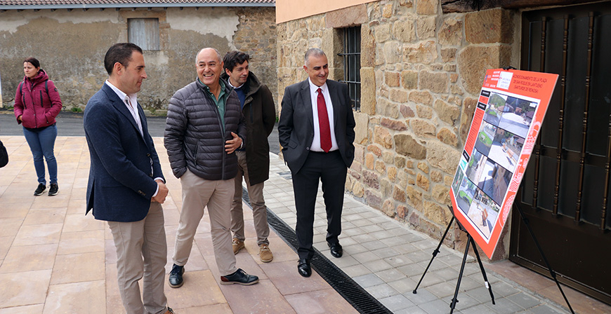 Lantueno estrena la remodelacin de la plaza de San Roque, con una inversin de 46.667 euros