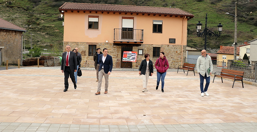 Lantueno estrena la remodelacin de la plaza de San Roque, con una inversin de 46.667 euros