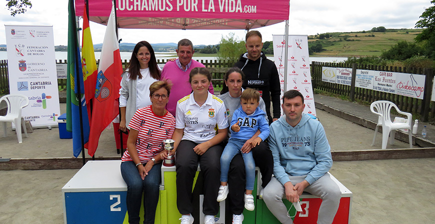 Lara Macho y Alba Martnez revalidan sus ttulos de campeonas de bolos en categora escolar y cadete femenino