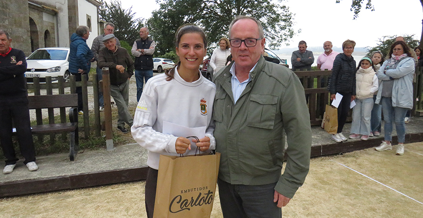 Laura Abascal se impone en el Concurso de Bolos de Campoo de Yuso