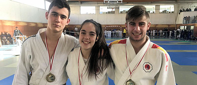 Laura Gonzlez se cuelga el oro en el Campeonato de Cantabria de Judo jnior