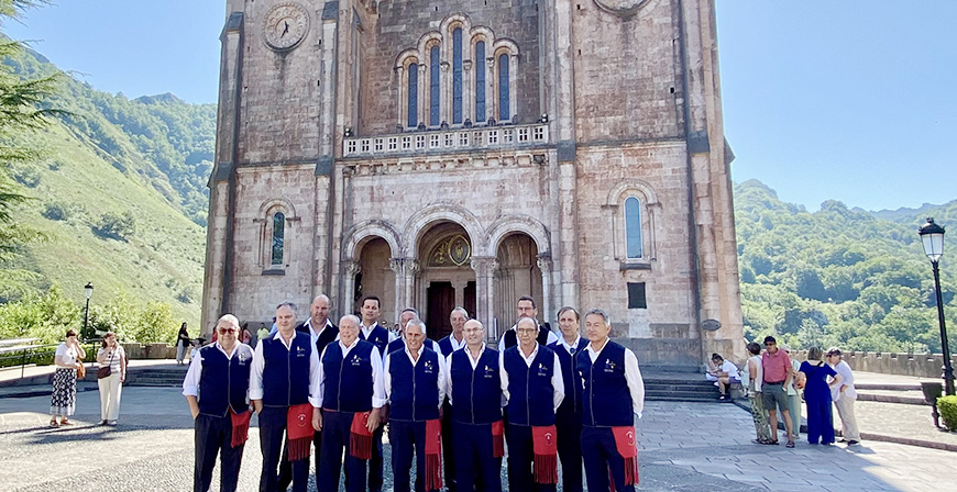 El Liguerucu contin�a la celebraci�n de su 60 aniversario con una actuaci�n en la Bas�lica de Covadonga