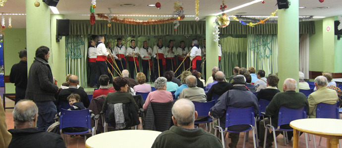 'El Liguerucu' y 'El Mimbral' cantaron a la Navidad