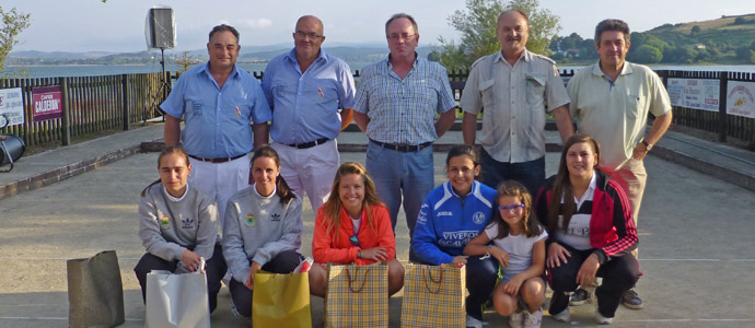 Lorena Escalante se impuso en el XIII Concurso de bolos femenino de Campoo de Yuso