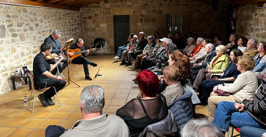 Luis Mar�a P�rez Mart�n recibe el XXI Premio �guila de Poes�a por 'El libro de la entra�a'