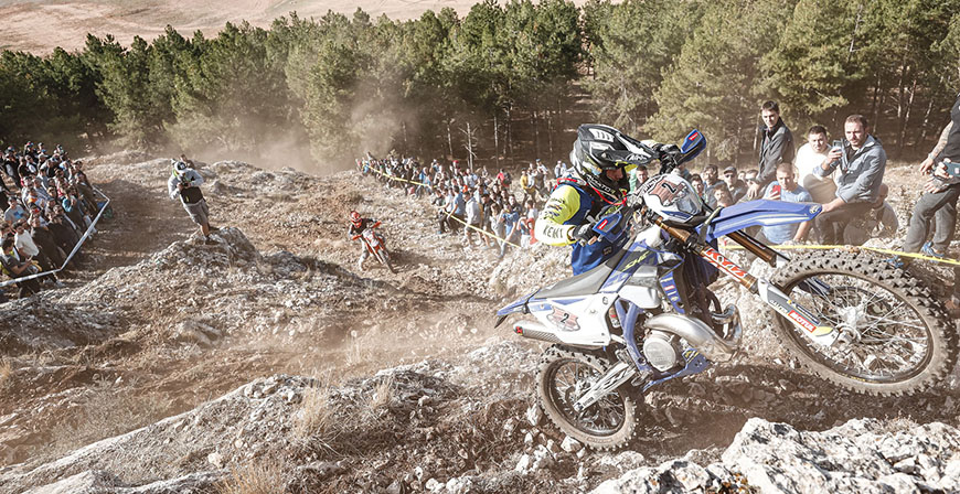 Manuel Lettenbichler se corona campen del Mundo tras ganar en Aguilar de Campoo la 24MX Hixpania Hard Enduro