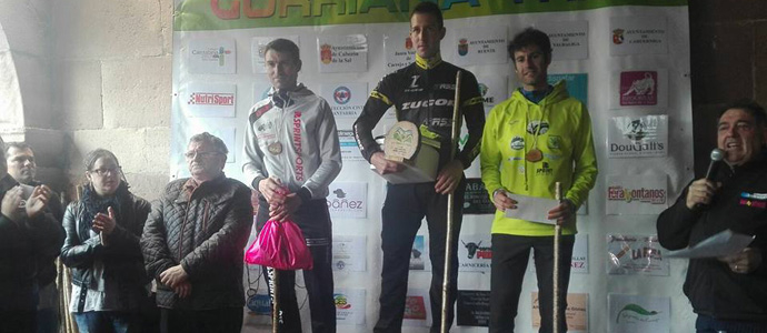 Manuel Prez Nestar cruza segundo la meta de la Gurriana Trail