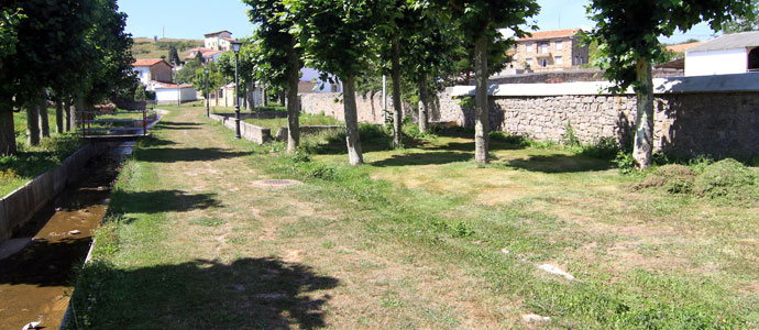 En marcha la recuperacin ambiental de la zona de la bolera de Bolmir