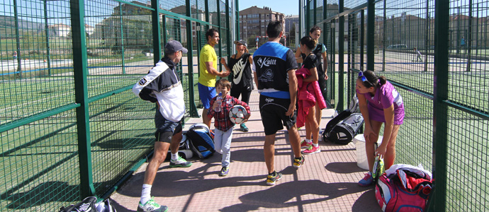 Marcos e Ivn y Cristina y Marina, vencedores del IV Torneo de Pdel de San Mateo