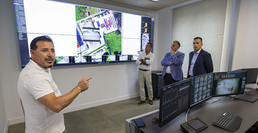 MARE estrena una sala de control para reforzar la gesti�n y modernizaci�n de la red de puntos limpios de Cantabria
