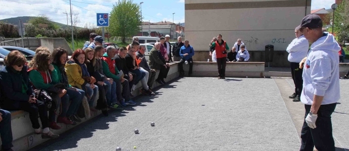 Mari y Sito, campeones del XI Torneo de Petanca de Reinosa