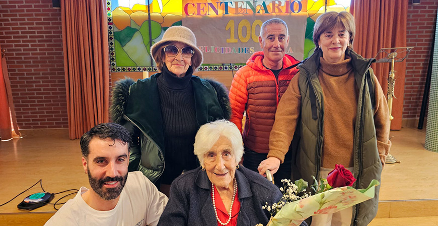 Mara Gonzlez celebra su centenario
